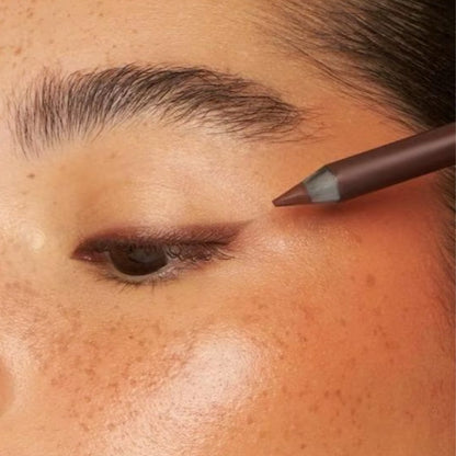 EternaLine™ | Yeux parfaitement marqués – toute la journée, toute la nuit